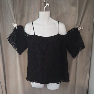 Vince Camuto Size Large Black Eyelet Off-Shoulder Blouse with Spaghetti Straps